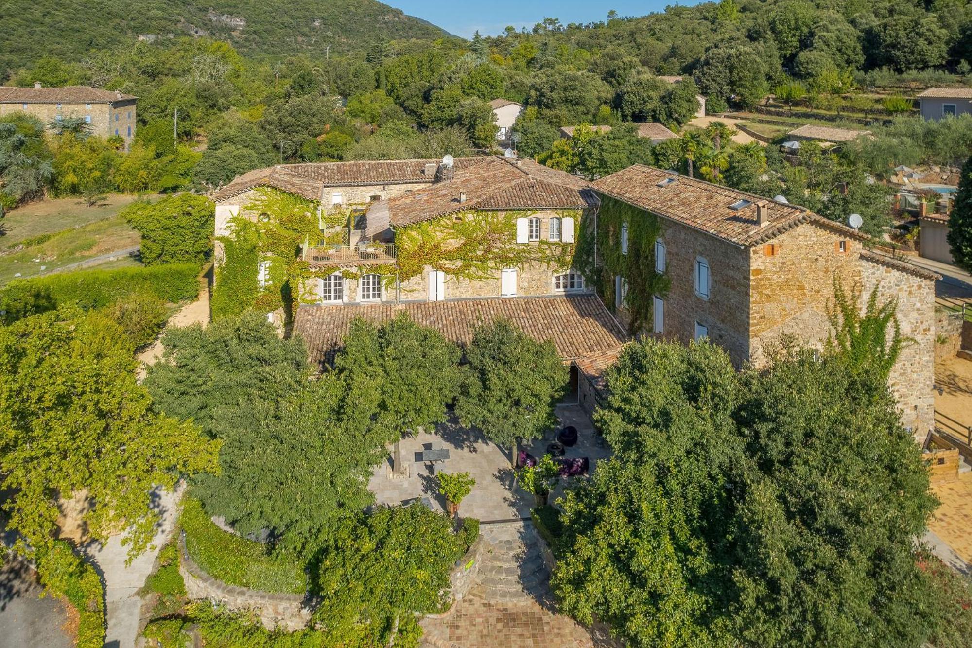 Logis Hotel Restaurant Le Pradinas Anduze Eksteriør bilde
