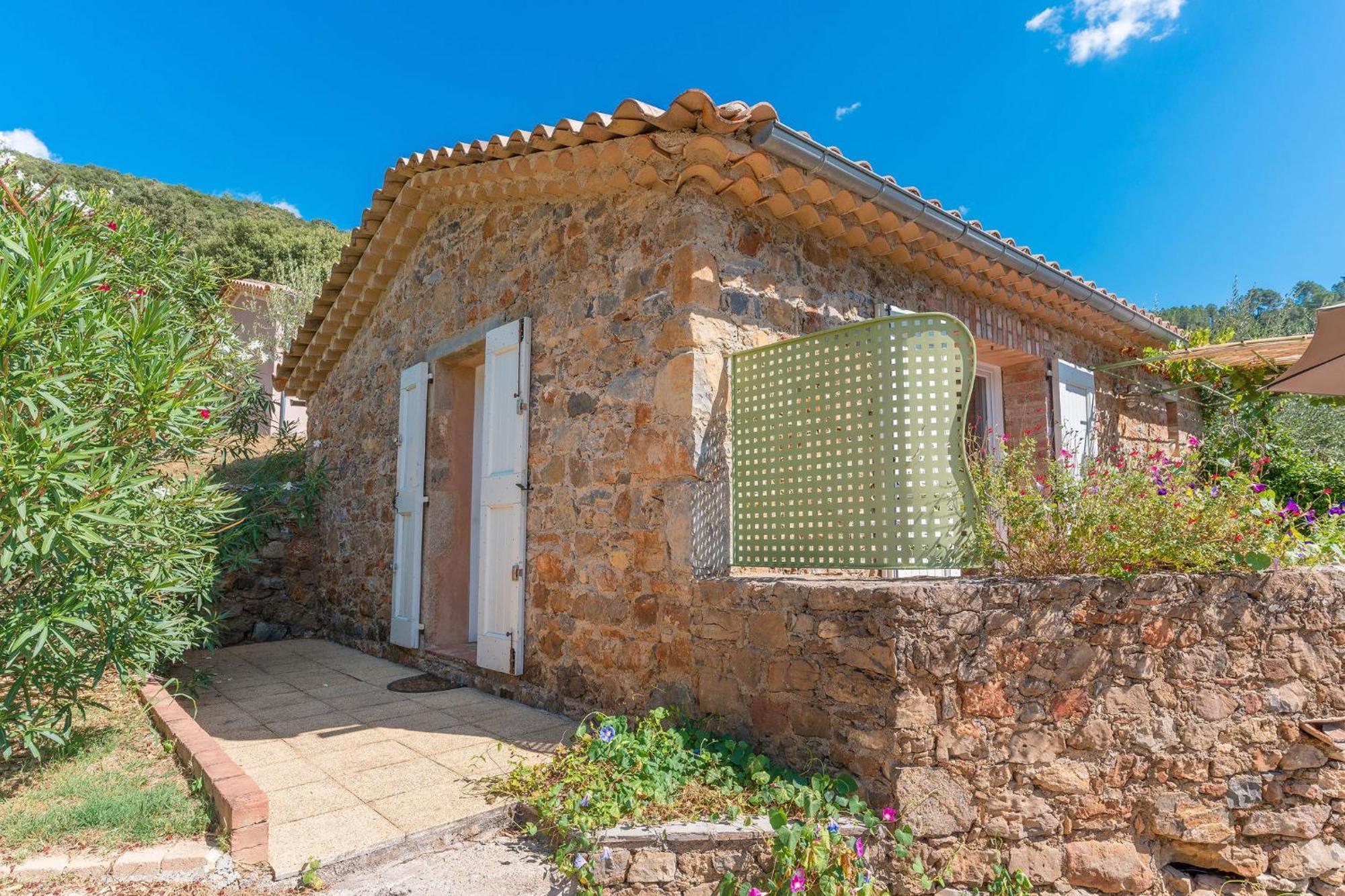 Logis Hotel Restaurant Le Pradinas Anduze Eksteriør bilde
