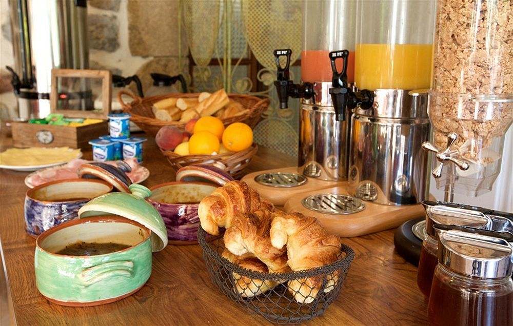 Logis Hotel Restaurant Le Pradinas Anduze Eksteriør bilde